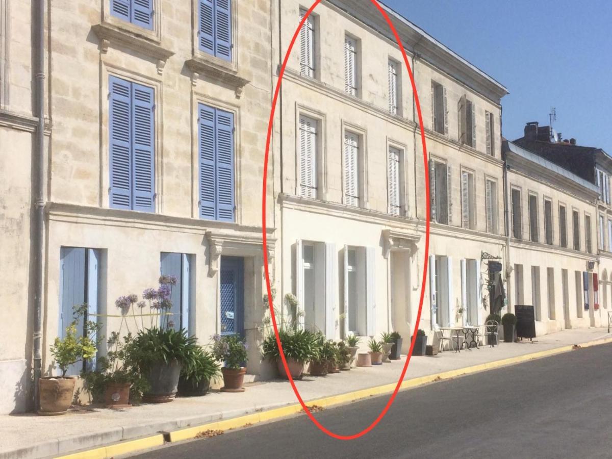 La Maison Du Port Mortagne-sur-Gironde Exteriör bild